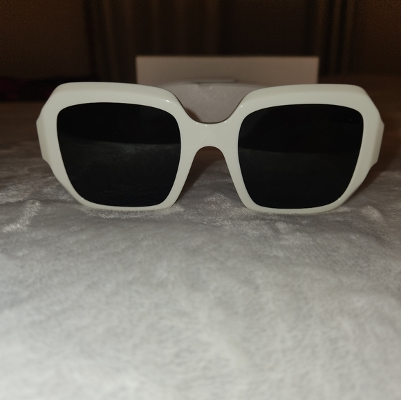 Prada white sunglasses - Picture 4 of 5